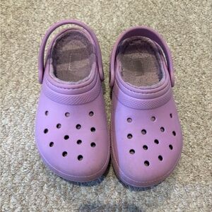 Kids Purple lines crocs